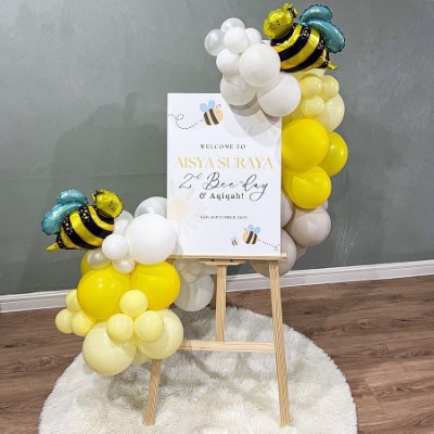 Premium Theme Welcome Easel Stand