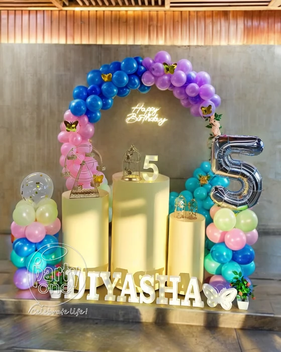 birthday Five and Fabulous Birthday Ring Decor