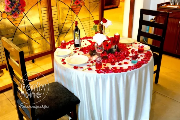 candlelight dinners Luxurious Candle Night Dinner at The Plaza Begumpet