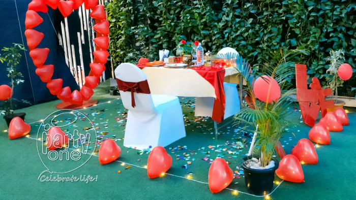 candlelight dinners Garden Candlelight Dinner at Cunningham Hotel