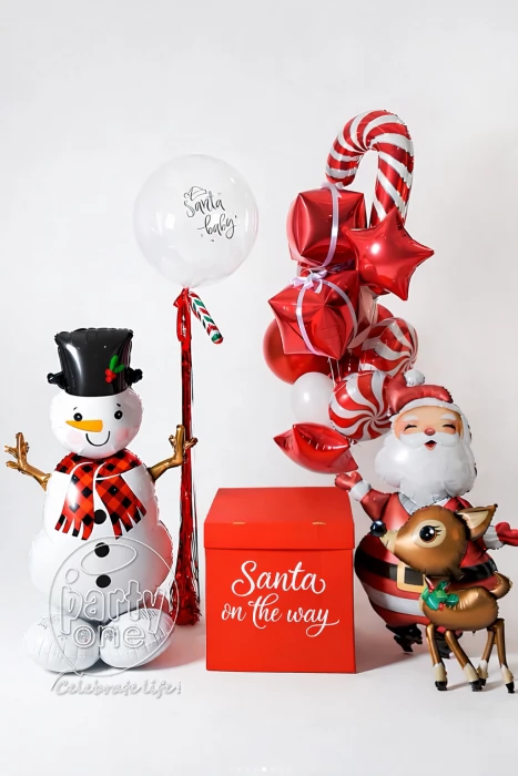 surprises Snowy Santa Gift Foil Balloon Bouquet