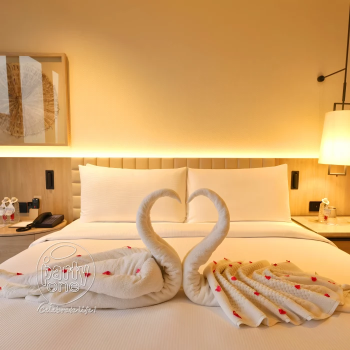 candlelight dinners Luxury Suite Stay and Terrace Dining at Hilton