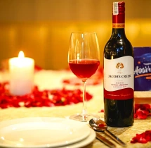 candlelight dinners Classic Indoor Candlelight Dinner at Radisson