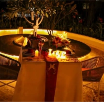 candlelight dinners Romantic Garden Candlelight Dinner at Aloft Hotel