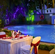 candlelight dinners Poolside Candlelight Dinner Date at Halcyon Hotel