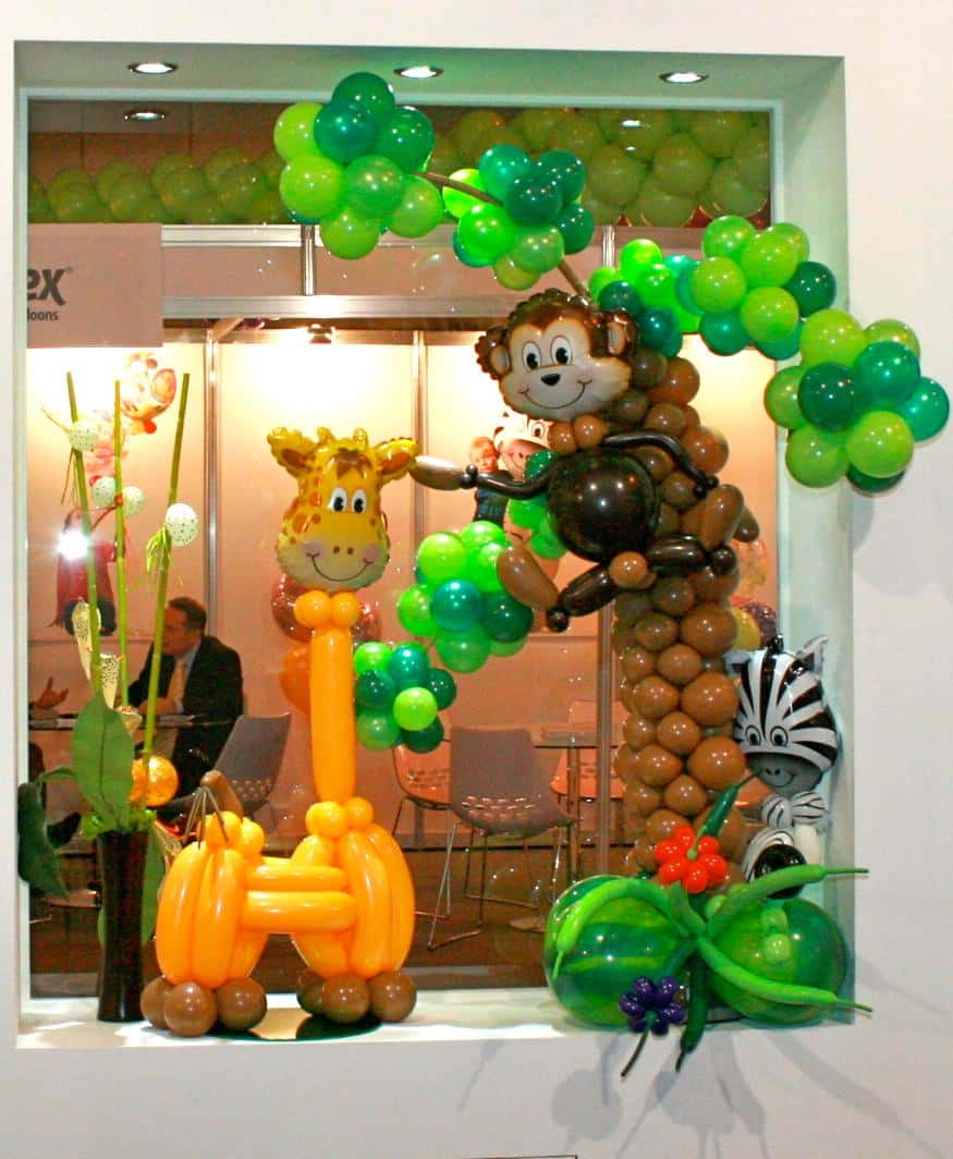 Jungle theme balloon modelling