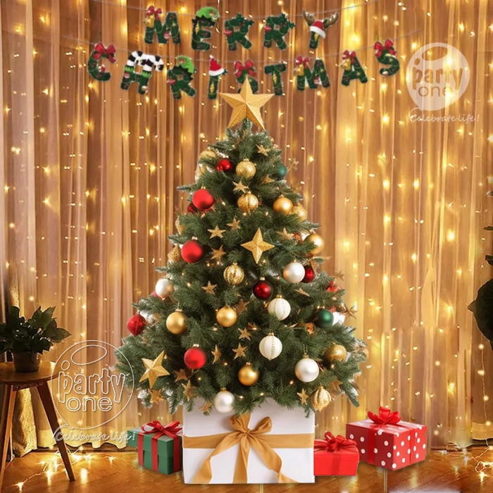 Christmas Decoration Ideas - Lights with Wall Decor
