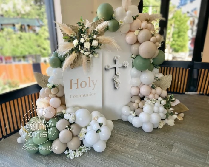 First Communion Balloon Decor
